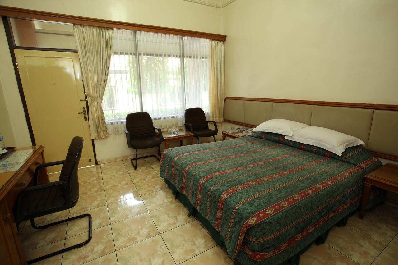 Langensari Hotel Cirebon Zewnętrze zdjęcie