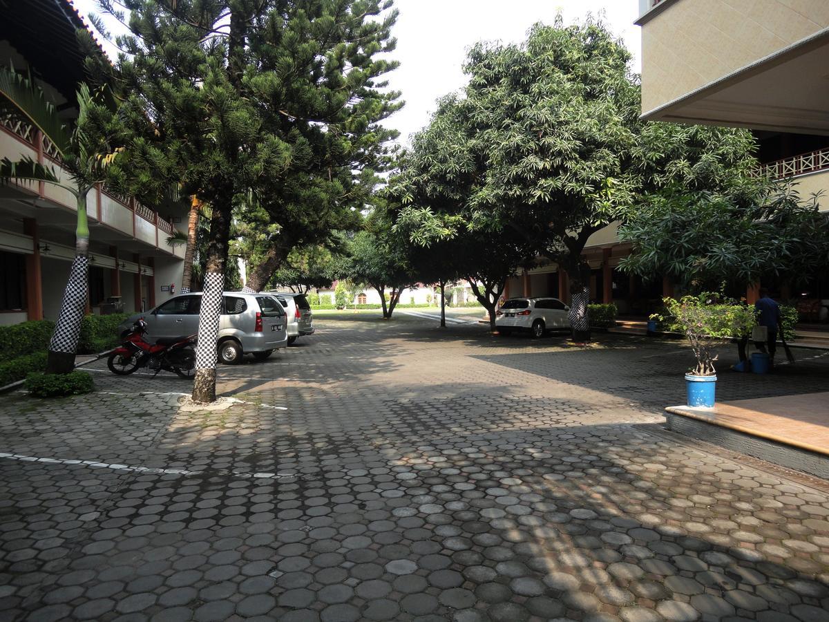 Langensari Hotel Cirebon Zewnętrze zdjęcie