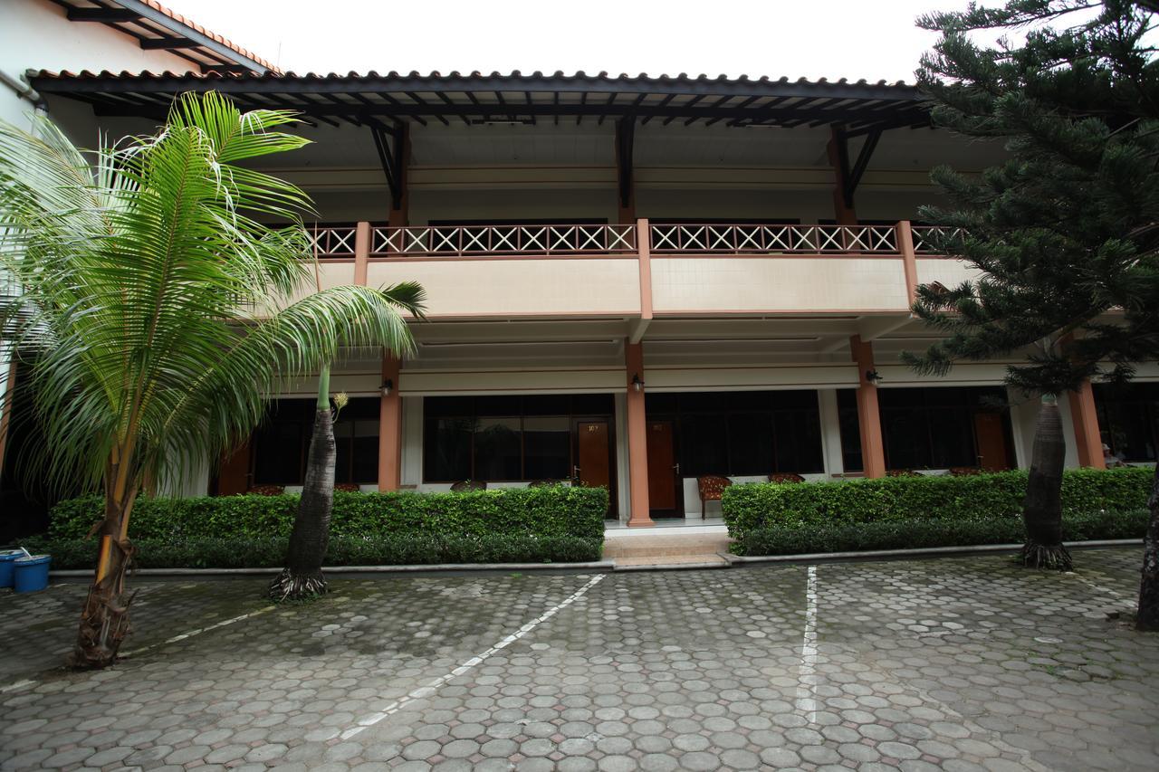Langensari Hotel Cirebon Zewnętrze zdjęcie