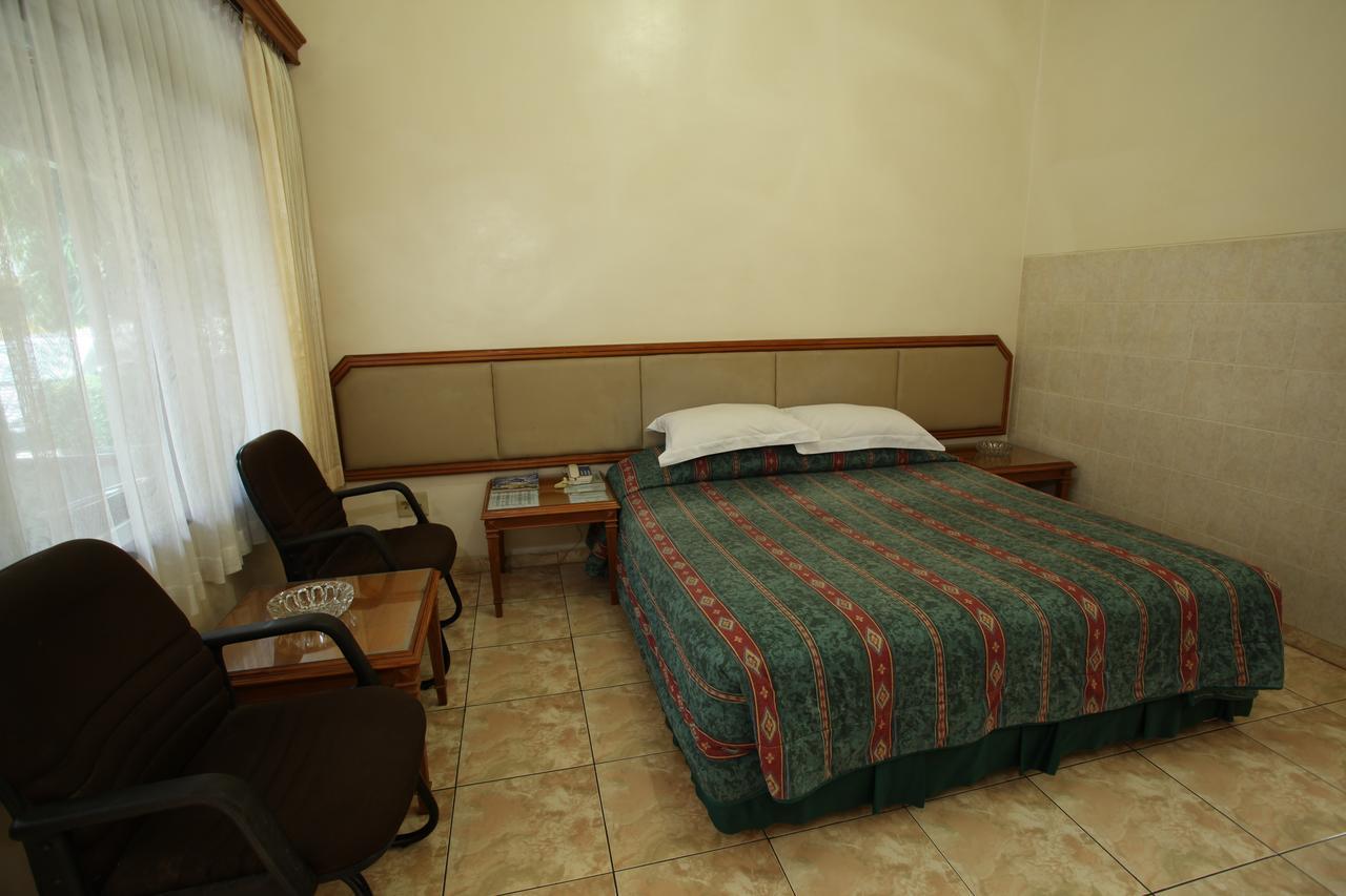 Langensari Hotel Cirebon Zewnętrze zdjęcie